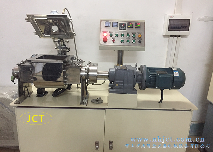 金昶泰5L實(shí)驗(yàn)型捏合機(jī)之液壓開蓋