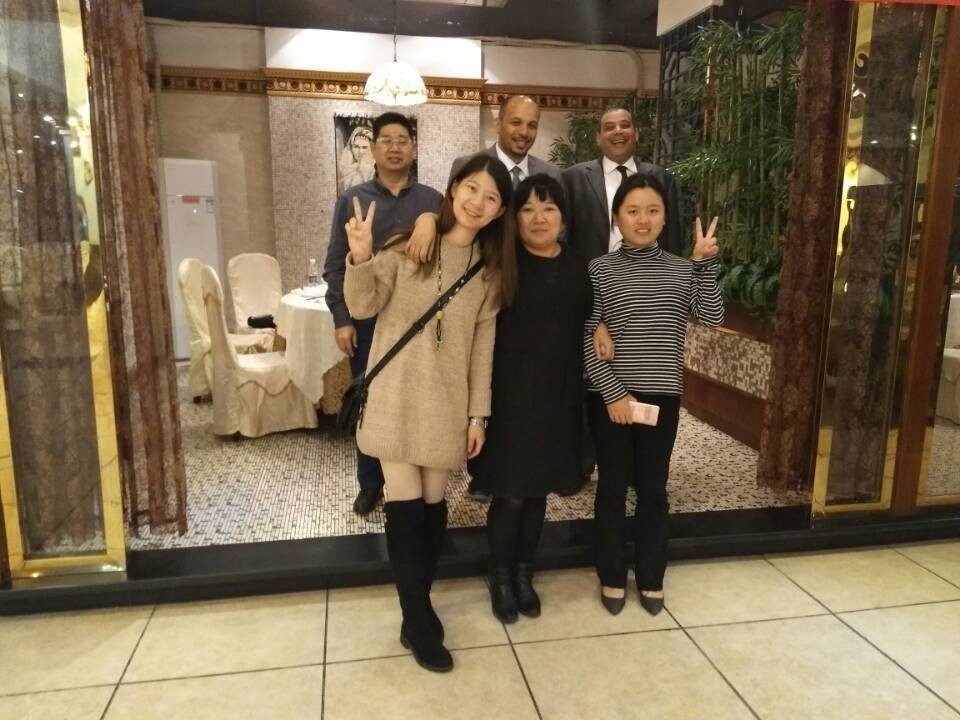 沙特客戶?????來(lái)華到訪金昶泰采購(gòu)玻璃膠生產(chǎn)線設(shè)備